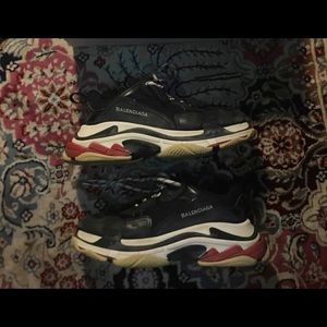 Balenciaga Triple S black red